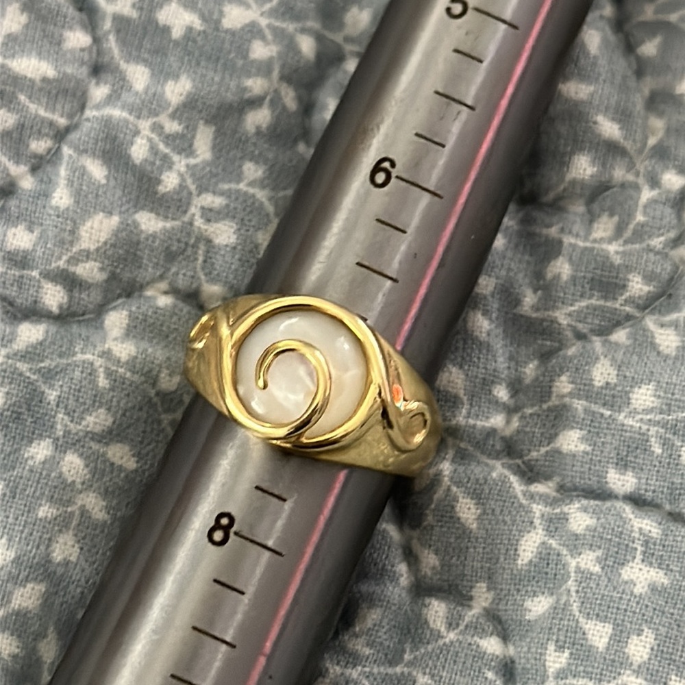 Rare Carribean Opal 14K Yellow Italian Gold Stamped Ring with Swirl